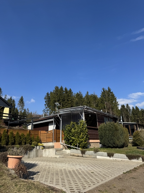 Bungalow mit 2 Stellplätzen 